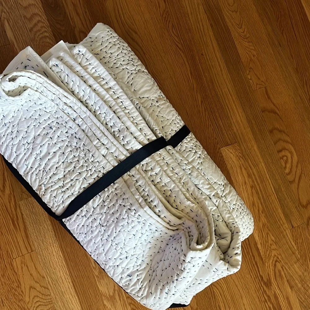 Anthropologie Hand-embroidered June Quilt Size King NWT